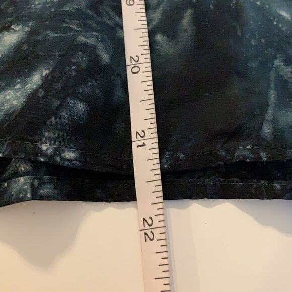 𝅺red Haute Blue and black paint splatter blouse long sleeves with split hemline - Picture 11 of 11